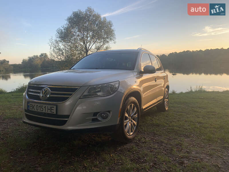 Внедорожник / Кроссовер Volkswagen Tiguan 2008 в Ровно