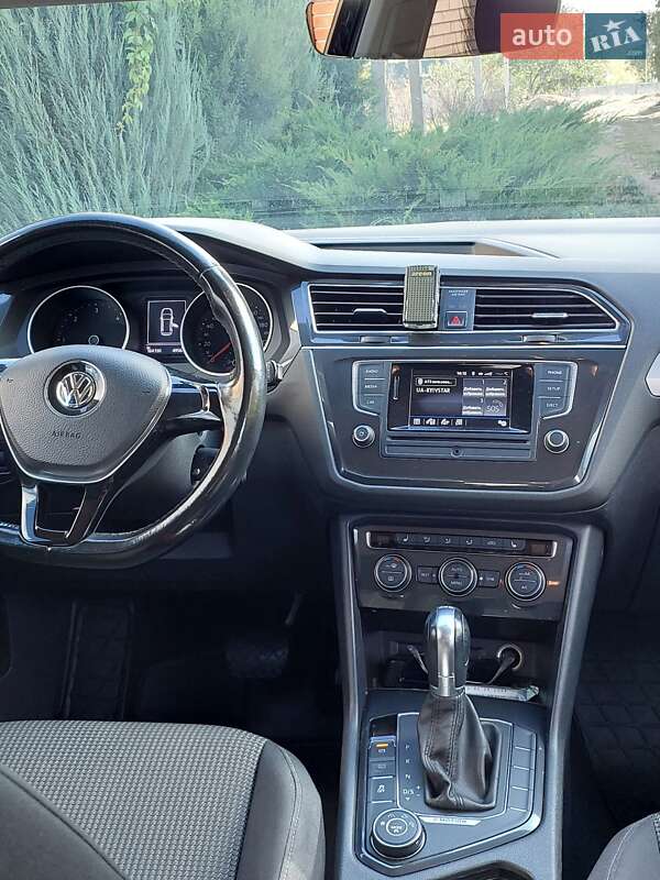 Внедорожник / Кроссовер Volkswagen Tiguan 2017 в Запорожье