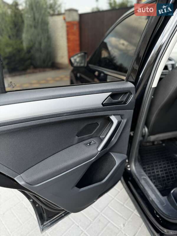 Внедорожник / Кроссовер Volkswagen Tiguan 2017 в Запорожье