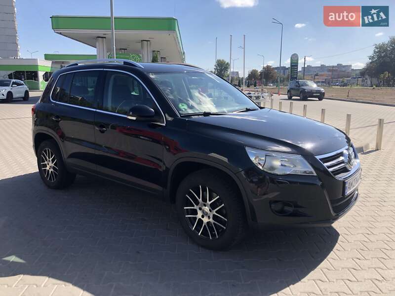 Позашляховик / Кросовер Volkswagen Tiguan 2008 в Житомирі