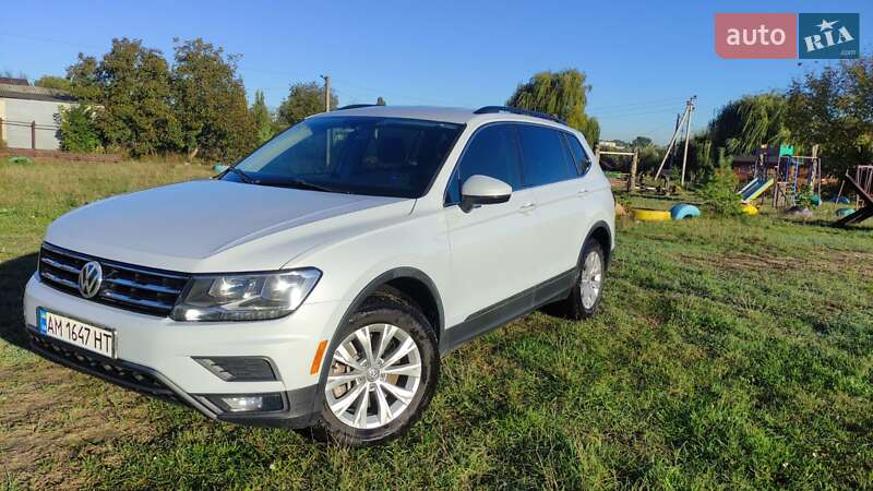 Внедорожник / Кроссовер Volkswagen Tiguan 2017 в Житомире