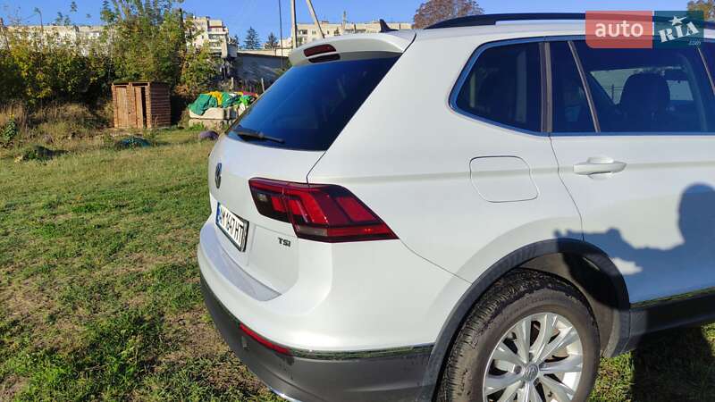 Внедорожник / Кроссовер Volkswagen Tiguan 2017 в Житомире