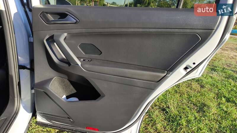 Внедорожник / Кроссовер Volkswagen Tiguan 2017 в Житомире