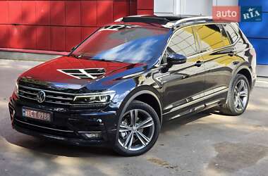 Внедорожник / Кроссовер Volkswagen Tiguan 2018 в Кропивницком