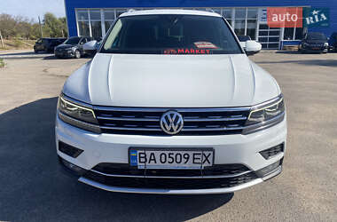 Позашляховик / Кросовер Volkswagen Tiguan 2018 в 