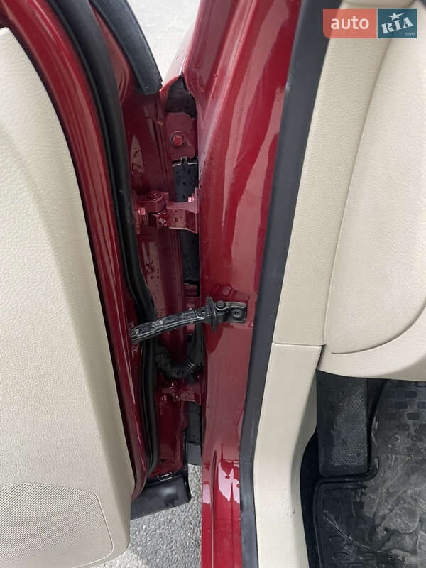 Внедорожник / Кроссовер Volkswagen Tiguan 2012 в Буче