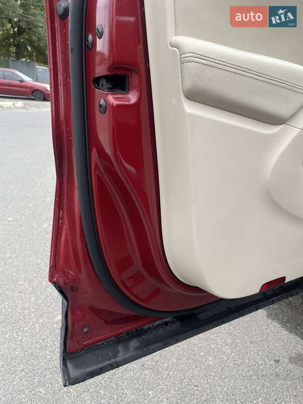 Внедорожник / Кроссовер Volkswagen Tiguan 2012 в Буче