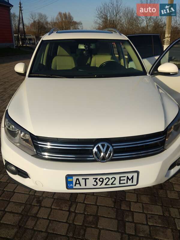 Внедорожник / Кроссовер Volkswagen Tiguan 2012 в Бурштыне
