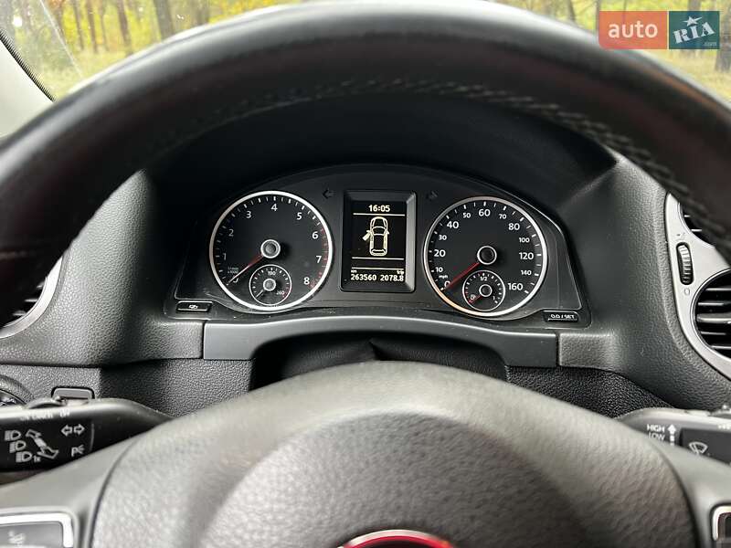 Позашляховик / Кросовер Volkswagen Tiguan 2010 в Києві