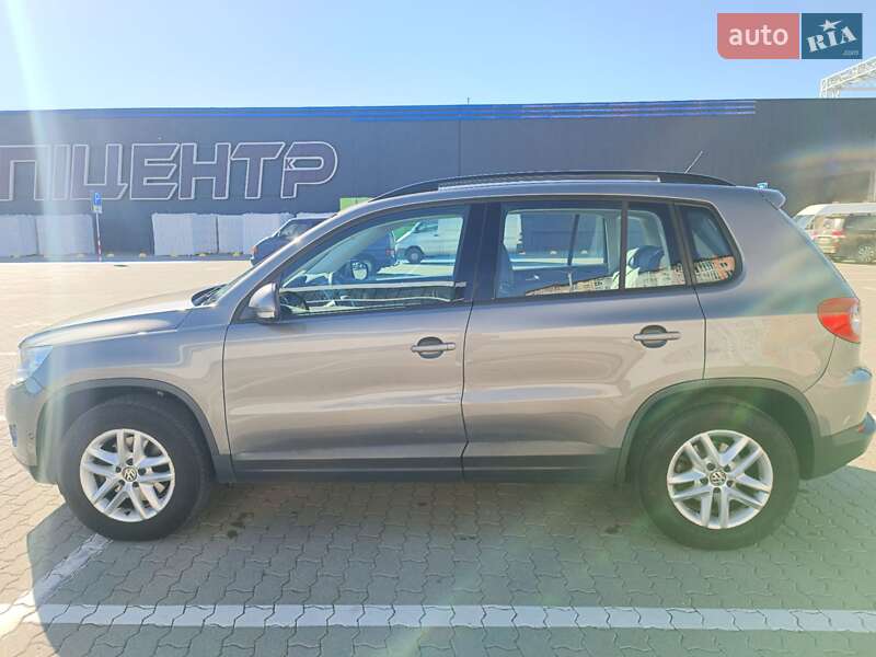 Внедорожник / Кроссовер Volkswagen Tiguan 2010 в Ивано-Франковске