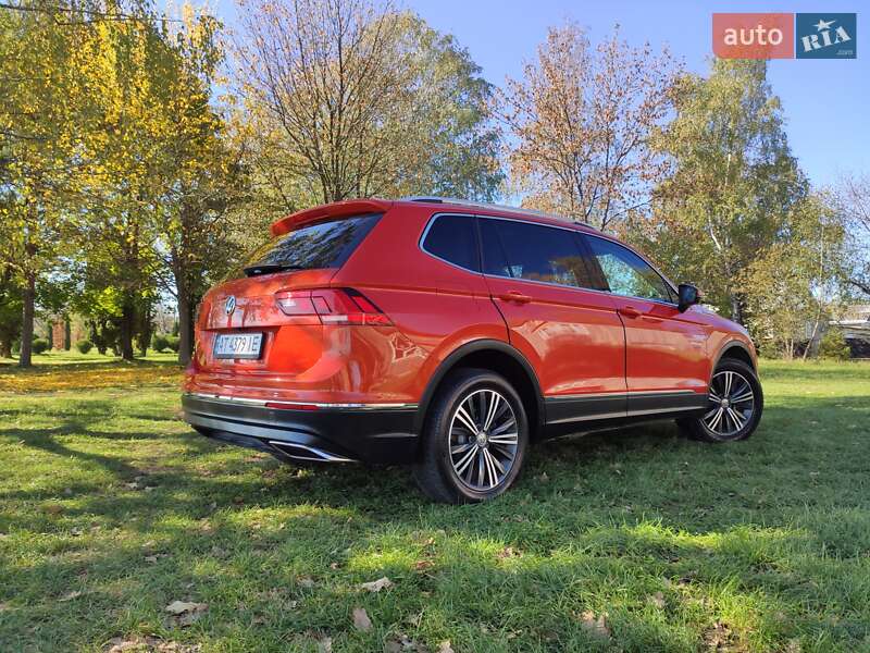 Внедорожник / Кроссовер Volkswagen Tiguan 2017 в Ивано-Франковске