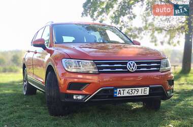 Внедорожник / Кроссовер Volkswagen Tiguan 2017 в 