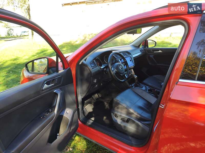 Внедорожник / Кроссовер Volkswagen Tiguan 2017 в Ивано-Франковске