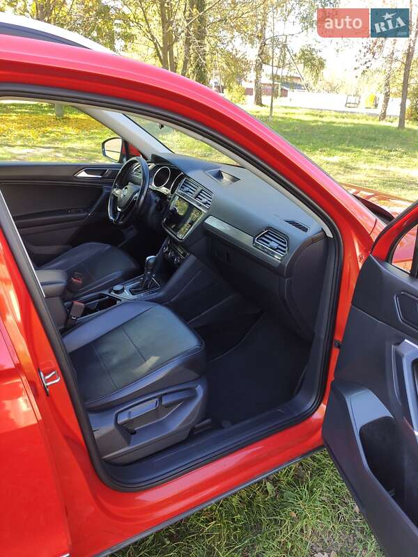 Внедорожник / Кроссовер Volkswagen Tiguan 2017 в Ивано-Франковске