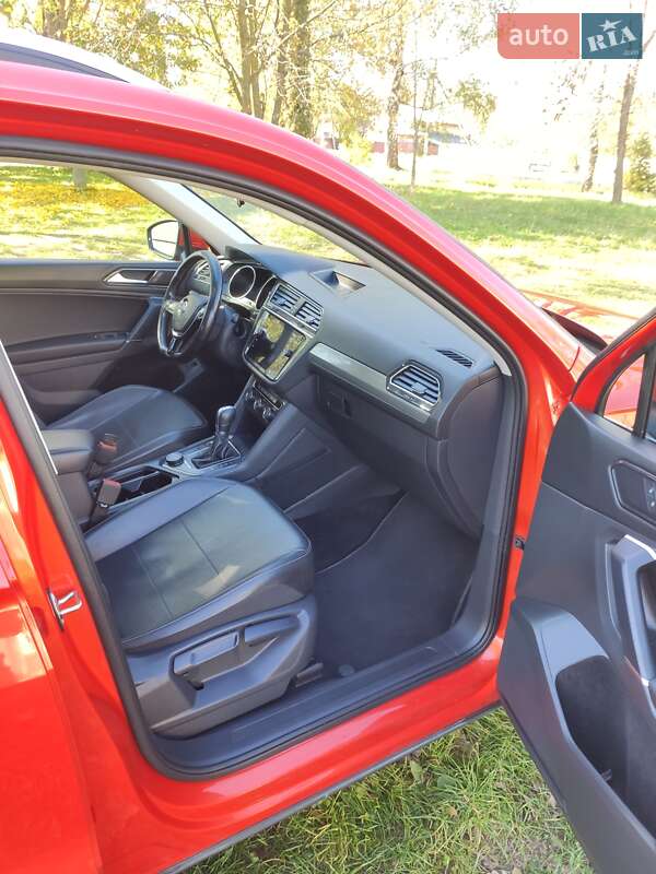 Внедорожник / Кроссовер Volkswagen Tiguan 2017 в Ивано-Франковске