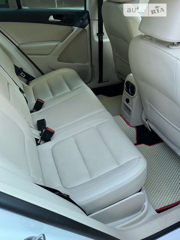 Внедорожник / Кроссовер Volkswagen Tiguan 2012 в Киеве