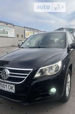 Позашляховик / Кросовер Volkswagen Tiguan 2011 в Києві