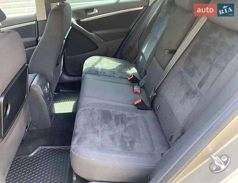 Позашляховик / Кросовер Volkswagen Tiguan 2011 в Одесі