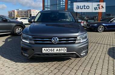 Позашляховик / Кросовер Volkswagen Tiguan 2017 в Львові