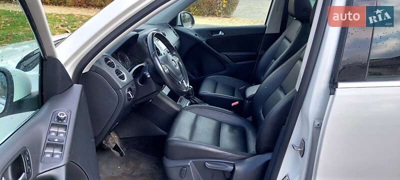 Внедорожник / Кроссовер Volkswagen Tiguan 2011 в Хотове