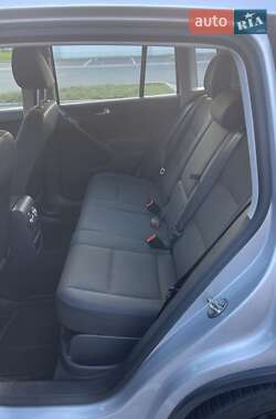 Внедорожник / Кроссовер Volkswagen Tiguan 2013 в 