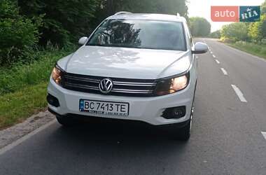 Внедорожник / Кроссовер Volkswagen Tiguan 2011 в 