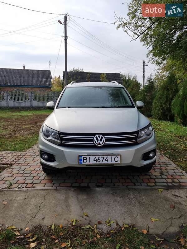 Внедорожник / Кроссовер Volkswagen Tiguan 2013 в 