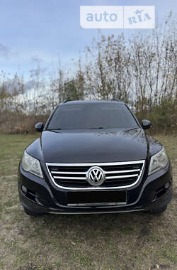 Позашляховик / Кросовер Volkswagen Tiguan 2010 в Сумах