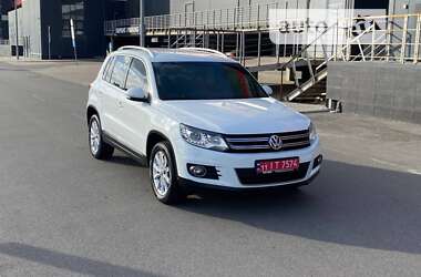 Позашляховик / Кросовер Volkswagen Tiguan 2015 в Києві