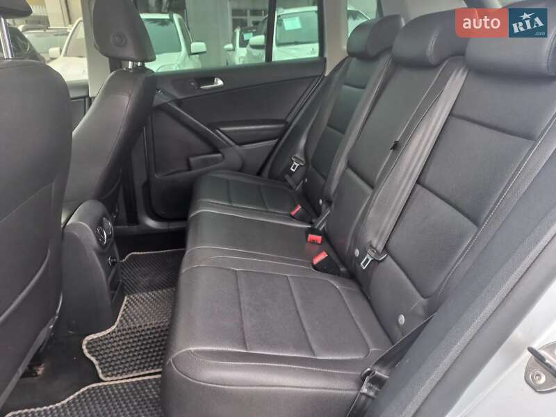 Внедорожник / Кроссовер Volkswagen Tiguan 2011 в Полтаве