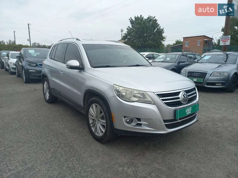 Внедорожник / Кроссовер Volkswagen Tiguan 2011 в Полтаве