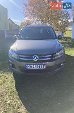 Позашляховик / Кросовер Volkswagen Tiguan 2011 в Києві