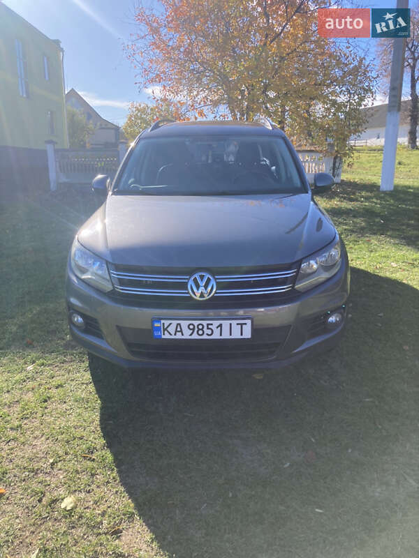 Позашляховик / Кросовер Volkswagen Tiguan 2011 в Києві