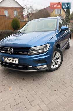 Внедорожник / Кроссовер Volkswagen Tiguan 2017 в Хмельницком