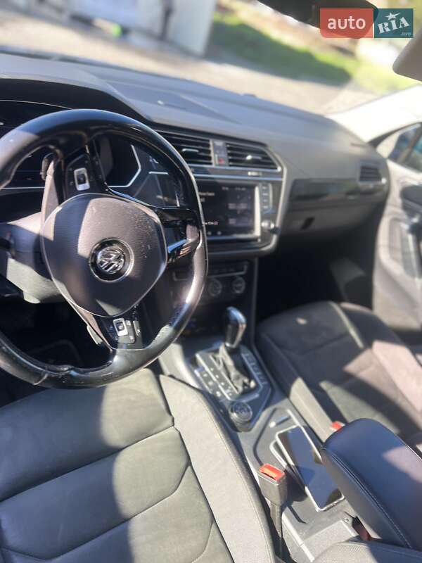 Позашляховик / Кросовер Volkswagen Tiguan 2017 в Хмельницькому