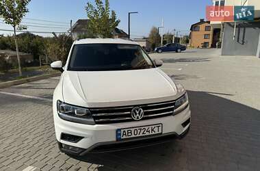 Внедорожник / Кроссовер Volkswagen Tiguan 2017 в Виннице