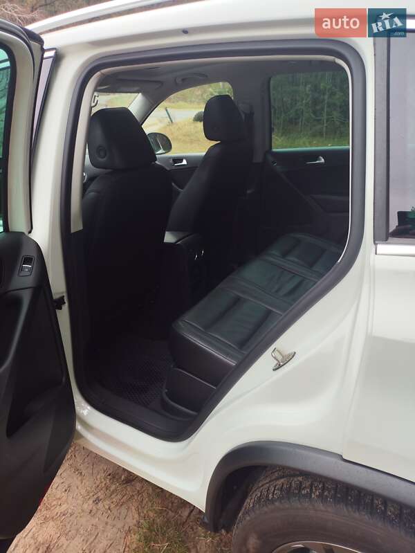 Позашляховик / Кросовер Volkswagen Tiguan 2016 в Богуславі