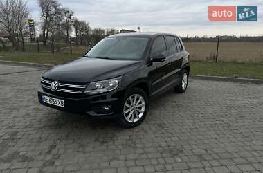 Внедорожник / Кроссовер Volkswagen Tiguan 2017 в Новомосковске