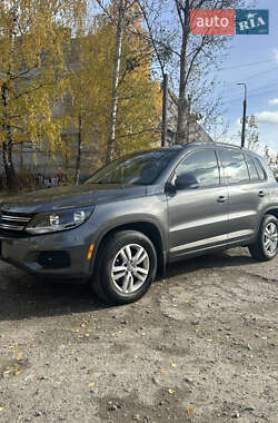 Внедорожник / Кроссовер Volkswagen Tiguan 2016 в Луцке