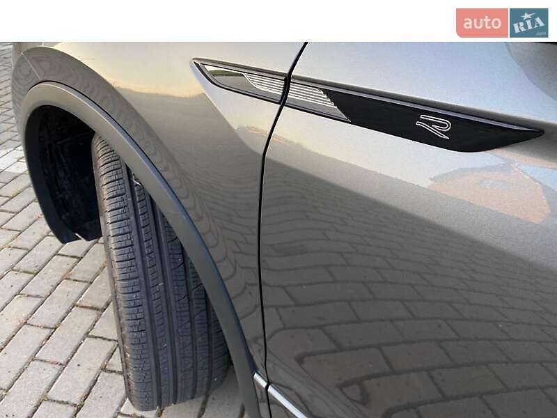 Позашляховик / Кросовер Volkswagen Tiguan 2022 в Києві