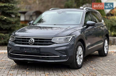 Внедорожник / Кроссовер Volkswagen Tiguan 2021 в Дрогобыче