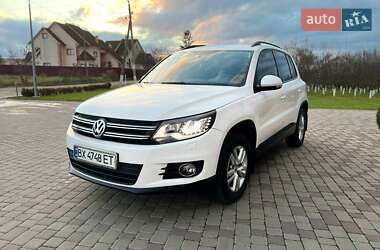 Внедорожник / Кроссовер Volkswagen Tiguan 2012 в Черновцах