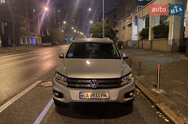 Внедорожник / Кроссовер Volkswagen Tiguan 2011 в Киеве