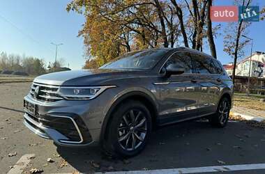 Внедорожник / Кроссовер Volkswagen Tiguan 2022 в Киеве