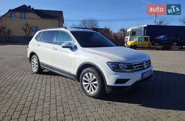 Внедорожник / Кроссовер Volkswagen Tiguan 2018 в Городке