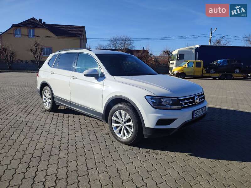 Внедорожник / Кроссовер Volkswagen Tiguan 2018 в Городке