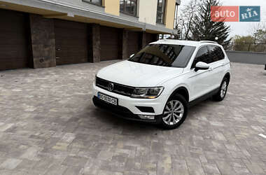 Внедорожник / Кроссовер Volkswagen Tiguan 2016 в 
