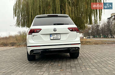Внедорожник / Кроссовер Volkswagen Tiguan 2020 в 