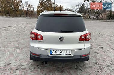 Внедорожник / Кроссовер Volkswagen Tiguan 2009 в Харькове