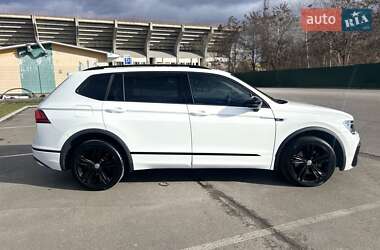 Внедорожник / Кроссовер Volkswagen Tiguan 2019 в Ивано-Франковске